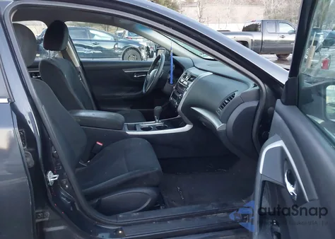 2015 Nissan Altima 2.5 S z USA, uszkodzony, nr VIN 1N4AL3AP3FN337434